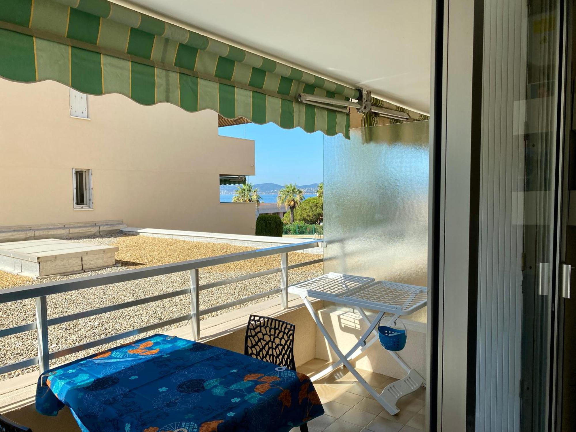 Studio 127, Vue Mer Et Piscine, Port Santa Lucia Saint-Raphaël 外观 照片
